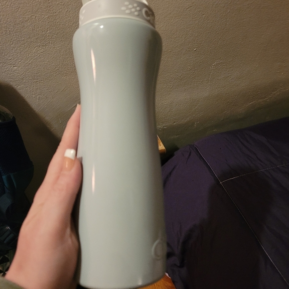 Limited Edition: 22oz. CIRKUL Gray Bottle Drop - Picture 5 of 7